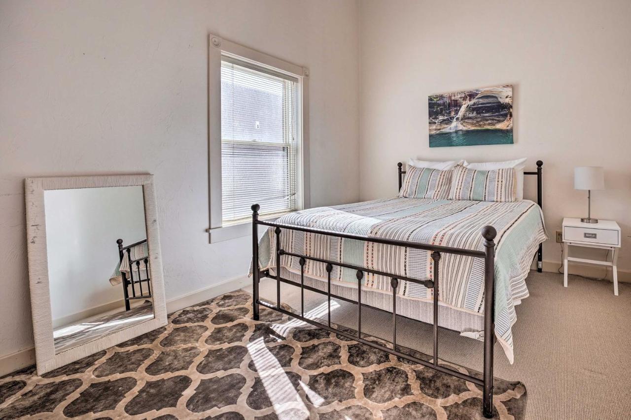 Charming Dtwn Holland Escape Above Crust 54! Apartment Bagian luar foto